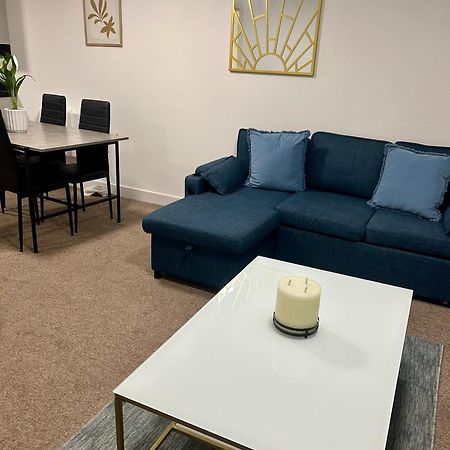 Failsworth Luxury Apartment With Free Parking By Daley Stays Манчестер Екстер'єр фото