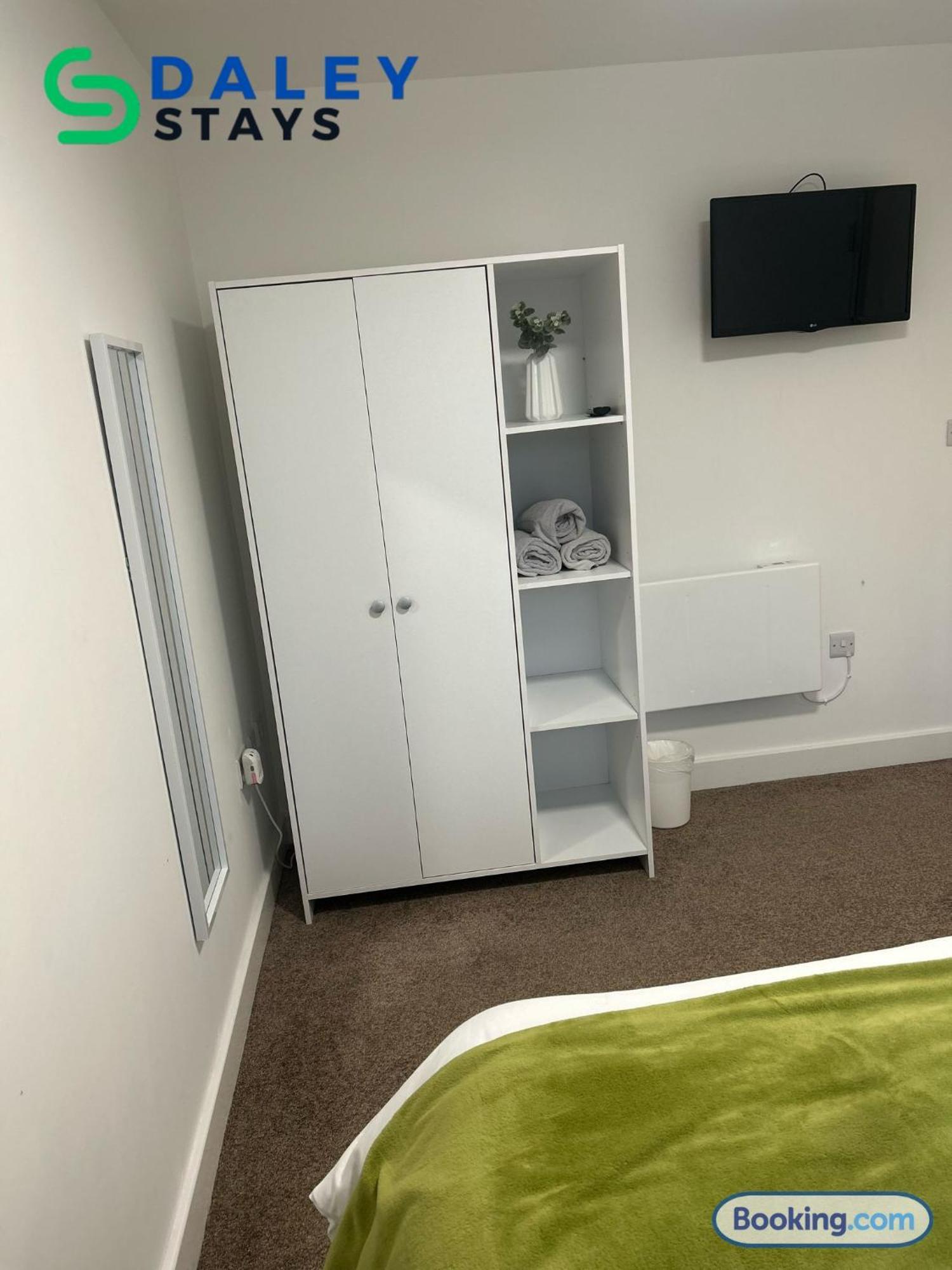 Failsworth Luxury Apartment With Free Parking By Daley Stays Манчестер Екстер'єр фото